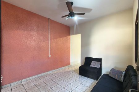 Casa para alugar com 100m², 2 quartos e 2 vagas Casa para alugar com 100m², 2 quartos e 2 vagasSala