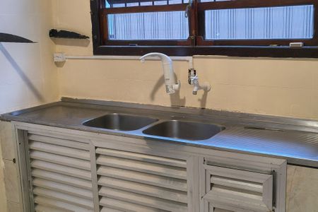 Casa para alugar com 100m², 2 quartos e 2 vagas Casa para alugar com 100m², 2 quartos e 2 vagasCozinha
