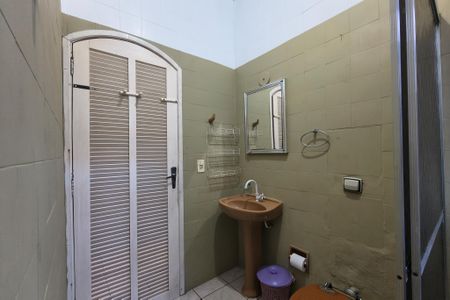 Casa para alugar com 100m², 2 quartos e 2 vagas Casa para alugar com 100m², 2 quartos e 2 vagasBanheiro