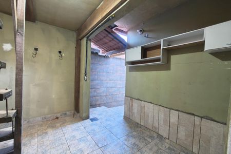 Casa para alugar com 100m², 2 quartos e 2 vagas Casa para alugar com 100m², 2 quartos e 2 vagasQuintal