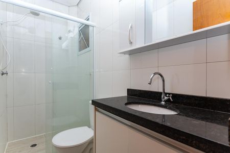 Banheiro Social de casa de condomínio para alugar com 2 quartos, 50m² em Vila Nova Mazzei, São Paulo