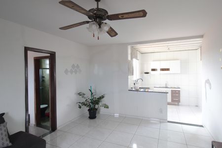 Sala de casa para alugar com 3 quartos, 90m² em Alípio de Melo, Belo Horizonte