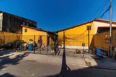Casa para alugar com 45m², 1 quarto e 1 vaga Casa para alugar com 45m², 1 quarto e 1 vagaFachada