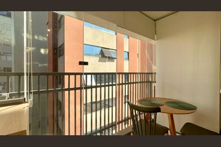 Varanda de kitnet/studio para alugar com 1 quarto, 23m² em Paraíso, São Paulo