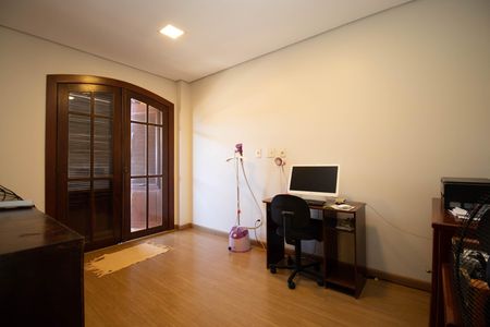 Casa à venda com 400m², 4 quartos e 3 vagas Casa à venda com 400m², 4 quartos e 3 vagasSuíte 2