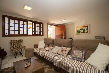 Sala de casa à venda com 4 quartos, 400m² em Cruzeiro Velho, Brasília