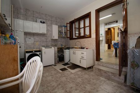 Casa à venda com 400m², 4 quartos e 3 vagas Casa à venda com 400m², 4 quartos e 3 vagasÁrea de Serviço