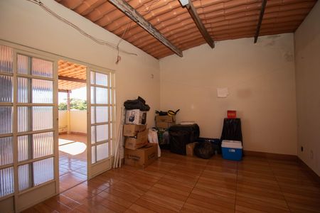 Casa à venda com 400m², 4 quartos e 3 vagas Casa à venda com 400m², 4 quartos e 3 vagasQuarto