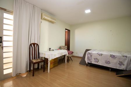 Casa à venda com 400m², 4 quartos e 3 vagas Casa à venda com 400m², 4 quartos e 3 vagasSuíte 4