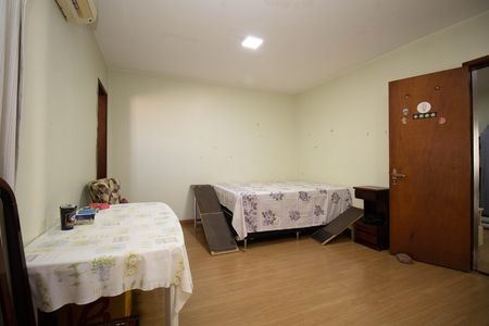 Casa à venda com 400m², 4 quartos e 3 vagas Casa à venda com 400m², 4 quartos e 3 vagasSuíte 4