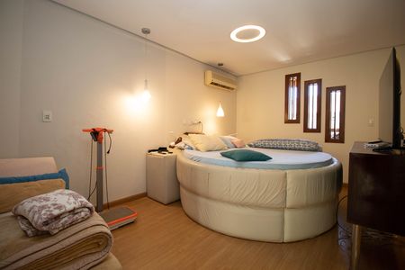Casa à venda com 400m², 4 quartos e 3 vagas Casa à venda com 400m², 4 quartos e 3 vagasSuíte 2
