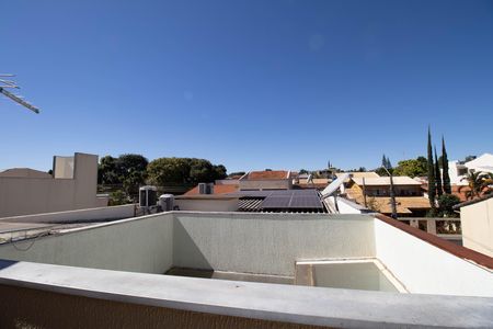 Casa à venda com 400m², 4 quartos e 3 vagas Casa à venda com 400m², 4 quartos e 3 vagasVista