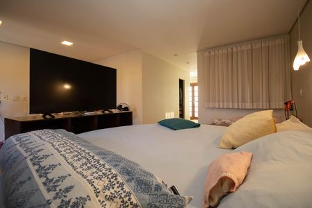 Casa à venda com 400m², 4 quartos e 3 vagas Casa à venda com 400m², 4 quartos e 3 vagasSuíte 2