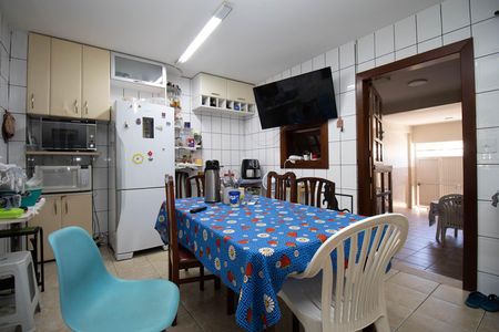 Casa à venda com 400m², 4 quartos e 3 vagas Casa à venda com 400m², 4 quartos e 3 vagasCozinha