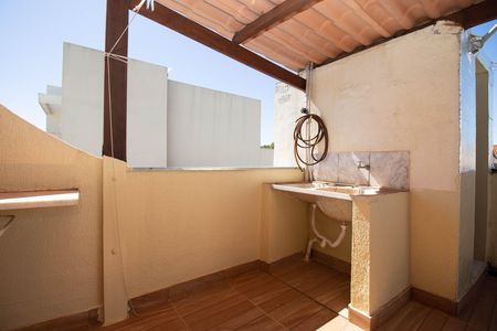 Casa à venda com 400m², 4 quartos e 3 vagas Casa à venda com 400m², 4 quartos e 3 vagasTerraço