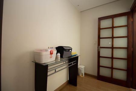 Casa à venda com 400m², 4 quartos e 3 vagas Casa à venda com 400m², 4 quartos e 3 vagasCorredor