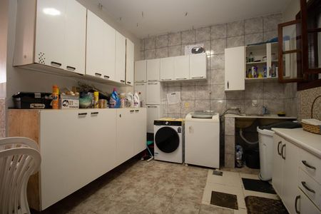 Casa à venda com 400m², 4 quartos e 3 vagas Casa à venda com 400m², 4 quartos e 3 vagasÁrea de Serviço