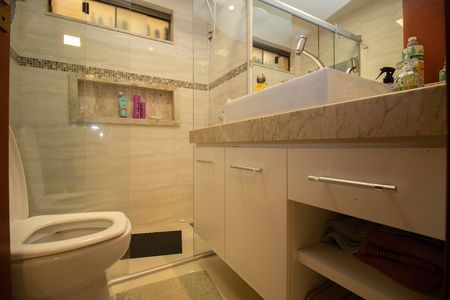 Casa à venda com 400m², 4 quartos e 3 vagas Casa à venda com 400m², 4 quartos e 3 vagasBanheiro da Suíte 1