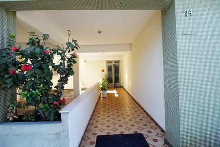 Hall de entrada de apartamento à venda com 1 quarto, 76m² em Irajá, Rio de Janeiro