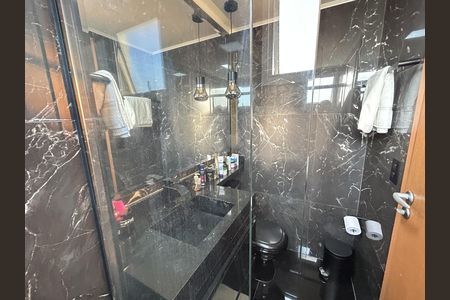 Banheiro da Suíte 3 de apartamento para alugar com 3 quartos, 73m² em Quintino Bocaiúva, Rio de Janeiro