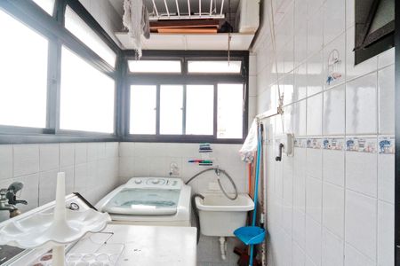 Apartamento à venda com 74m², 3 quartos e 2 vagas Apartamento à venda com 74m², 3 quartos e 2 vagasÁrea de Serviço