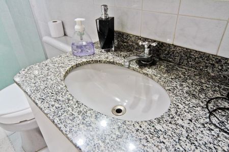 Apartamento à venda com 74m², 3 quartos e 2 vagas Apartamento à venda com 74m², 3 quartos e 2 vagasBanheiro
