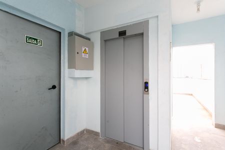 Apartamento à venda com 38m², 2 quartos e 1 vaga Apartamento à venda com 38m², 2 quartos e 1 vagaÁrea comum - Elevador