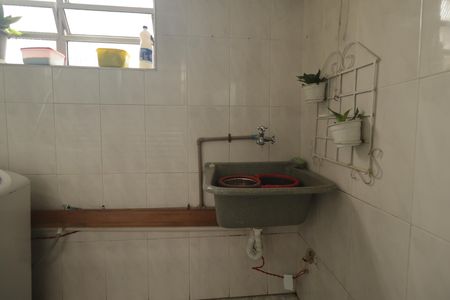 Casa para alugar com 80m², 2 quartos e 1 vagaÁrea de Serviço