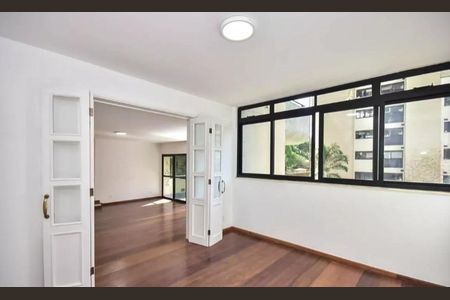 Apartamento à venda com 240m², 3 quartos e 3 vagas