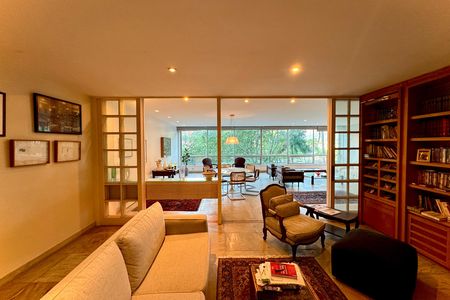 Apartamento para alugar com 268m², 3 quartos e 1 vaga