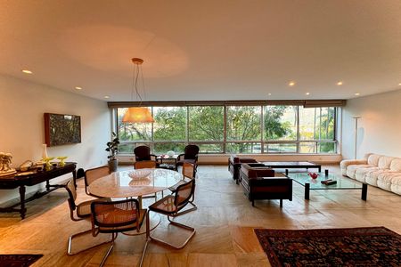 Apartamento para alugar com 268m², 3 quartos e 1 vaga