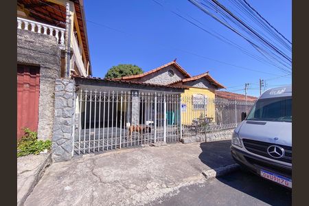 Casa à venda com 3 quartos, 172m² em Industrial Itau, Contagem