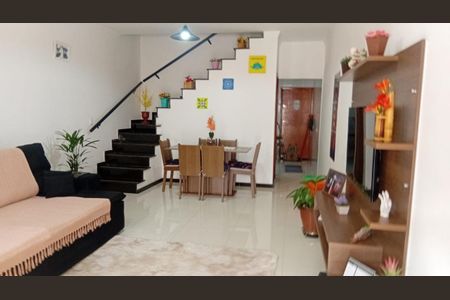 Casa à venda com 3 quartos, 130m² em Parada Inglesa, São Paulo
