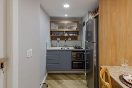 Cozinha de apartamento para alugar com 1 quarto, 42m² em Vila Nova Conceição, São Paulo