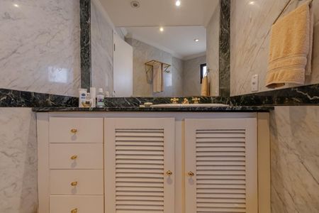 Banheiro de apartamento para alugar com 1 quarto, 42m² em Vila Nova Conceição, São Paulo