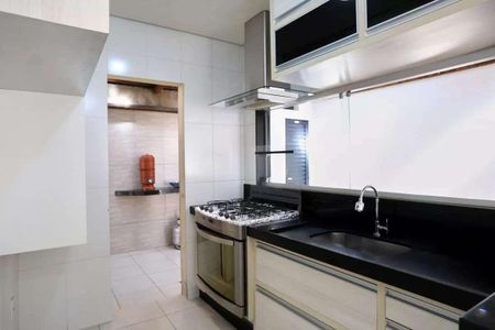 Casa à venda com 3 quartos, 217m² em Santa Efigênia, Belo Horizonte