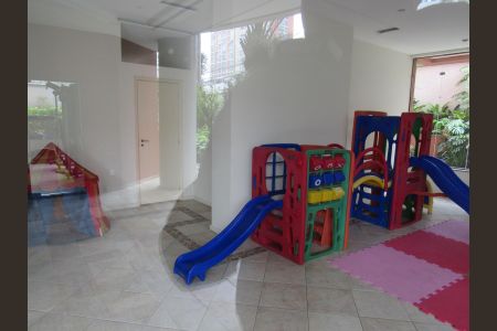 Apartamento à venda com 188m², 3 quartos e 3 vagas Apartamento à venda com 188m², 3 quartos e 3 vagasBRIQUEDOTECA