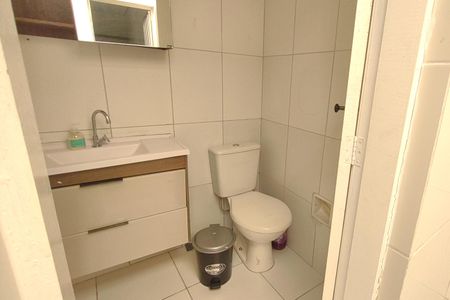 Banheiro de casa à venda com 2 quartos, 177m² em Olímpico, São Caetano do Sul