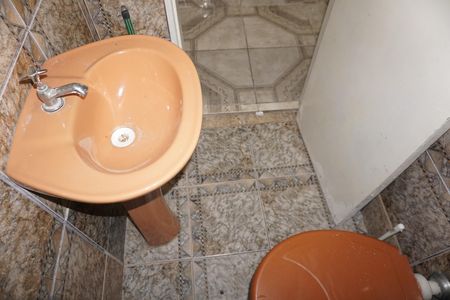 Banheiro de casa para alugar com 1 quarto, 50m² em Jardim Soraia, Embu das Artes