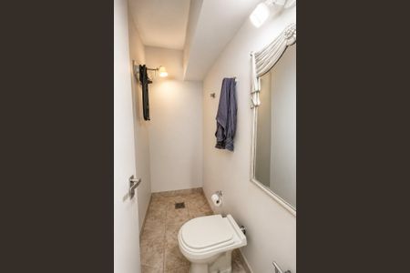 Apartamento à venda com 276m², 3 quartos e 2 vagas Apartamento à venda com 276m², 3 quartos e 2 vagasÁrea de Serviço - Banheiro