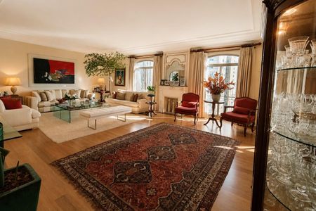 Apartamento à venda com 276m², 3 quartos e 2 vagas Apartamento à venda com 276m², 3 quartos e 2 vagasSala de Estar