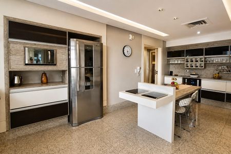 Apartamento à venda com 276m², 3 quartos e 2 vagas Apartamento à venda com 276m², 3 quartos e 2 vagasCozinha