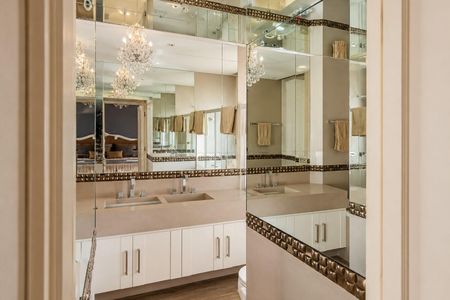 Apartamento à venda com 276m², 3 quartos e 2 vagas Apartamento à venda com 276m², 3 quartos e 2 vagasSuíte 2