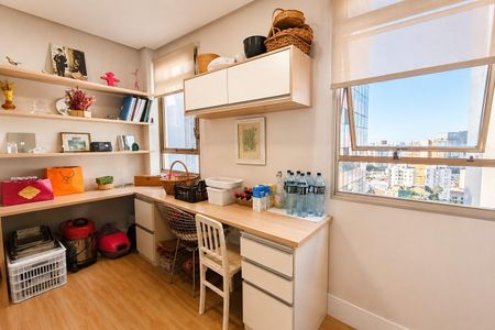 Apartamento à venda com 276m², 3 quartos e 2 vagas Apartamento à venda com 276m², 3 quartos e 2 vagasÁrea de Serviço - Quarto