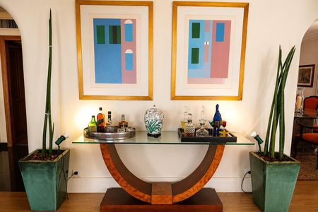 Apartamento à venda com 276m², 3 quartos e 2 vagas Apartamento à venda com 276m², 3 quartos e 2 vagasSala de Estar