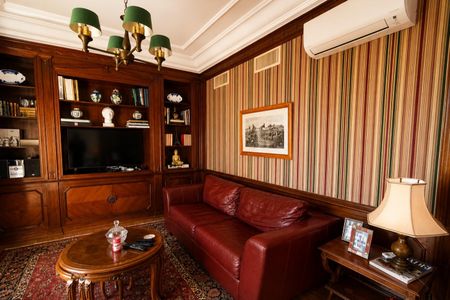 Apartamento à venda com 276m², 3 quartos e 2 vagas Apartamento à venda com 276m², 3 quartos e 2 vagasSala de TV