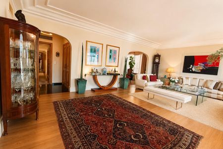 Apartamento à venda com 276m², 3 quartos e 2 vagas Apartamento à venda com 276m², 3 quartos e 2 vagasSala de Estar
