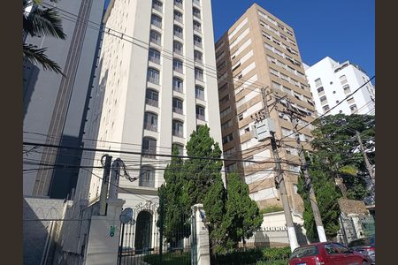Apartamento à venda com 276m², 3 quartos e 2 vagas Apartamento à venda com 276m², 3 quartos e 2 vagasFachada