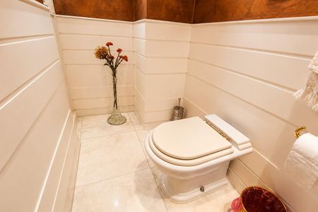 Apartamento à venda com 276m², 3 quartos e 2 vagas Apartamento à venda com 276m², 3 quartos e 2 vagasLavabo