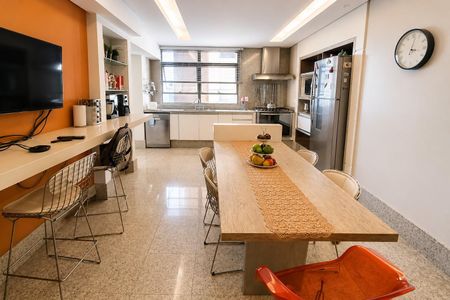 Apartamento à venda com 276m², 3 quartos e 2 vagas Apartamento à venda com 276m², 3 quartos e 2 vagasCozinha